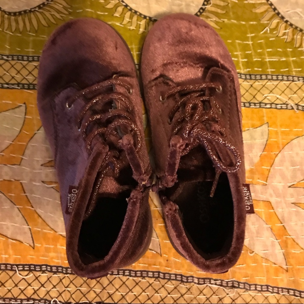 Girls Oshkosh velvet boots size 12 - Picture 2 of 3